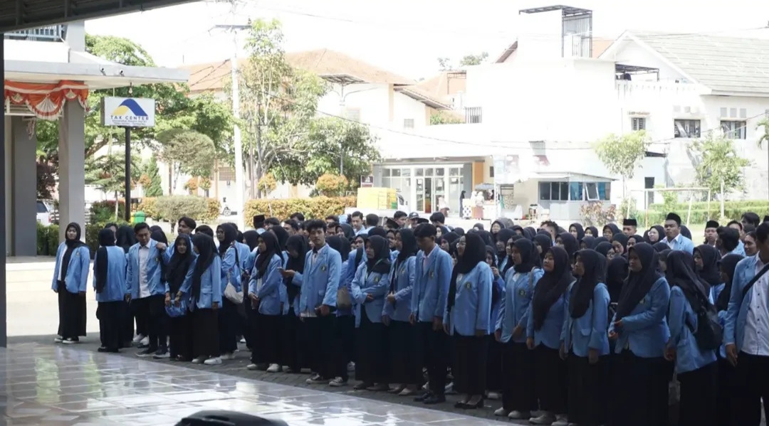 Pengurus Ormawa Unhasy Resmi Dilantik, Wakil Rektor III Berikan Arahan Strategis untuk Kemajuan Organisasi
